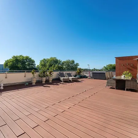 شقة Family With Spacious Terrace And Garage In By Renters كولوبرزيغ