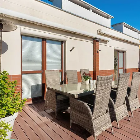 Family With Spacious Terrace And Garage In By Renters كولوبرزيغ